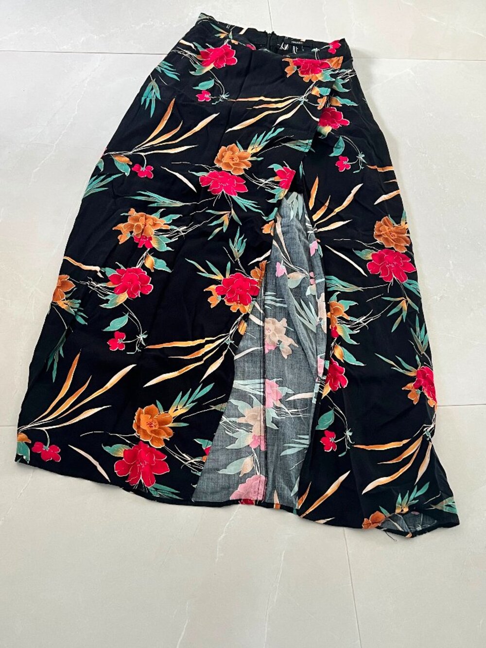 Forever 21 Black Floral Maxi Skirt with Front Slit (Size S)
